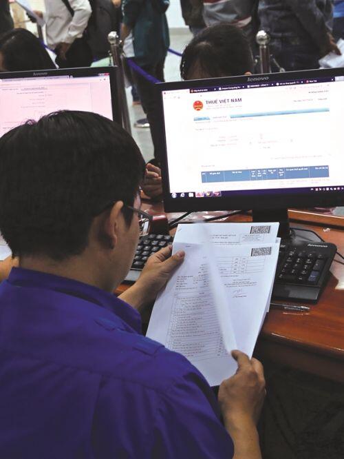 Quyết đánh thuế Facebook!