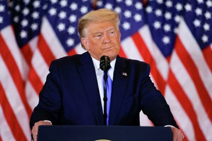 Bị ông Biden bỏ xa, Tổng thống Trump vẫn chưa chịu 'khuất phục'