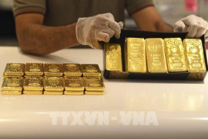 Giá vàng thế giới ghi nhận tuần tăng giá đầu tiên trong bốn tuần