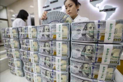 Bloomberg: Không ngân hàng trung ương lớn nào ở phương Tây dự kiến tăng lãi suất