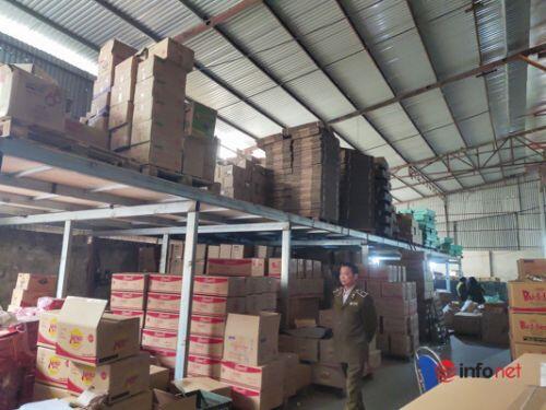 Hơn 3 tấn bánh kẹo hết đát được 'phù phép' thành hàng mới tuồn ra thị trường