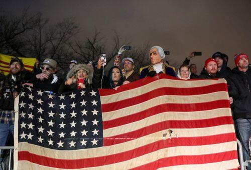 "Biển" người ủng hộ ông Trump đổ về, thủ đô Washington cấp tập ngăn bạo loạn