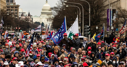 "Biển" người ủng hộ ông Trump đổ về, thủ đô Washington cấp tập ngăn bạo loạn