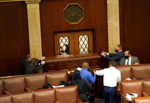 Bạo loạn ở Điện Capitol: Thêm ba người thiệt mạng