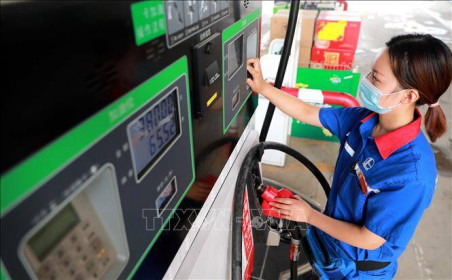 Giá dầu tại châu Á phiên 8/1 gần mức cao trong 11 tháng