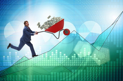 Giao dịch chứng khoán sáng 8/1: Tiếp tục bay cao, VN-Index trên đường tới đỉnh lịch sử