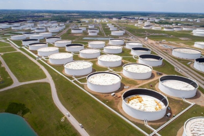 Giá dầu giảm do lo ngại dấy lên về số trường hợp nhiễm COVID 19 ở Trung Quốc gia tăng