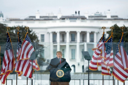 Ông Trump sẽ mất lương hưu và trợ cấp 1 triệu USD/năm?