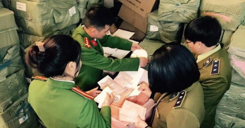 Tạm giữ gần 5 tấn mỹ phẩm đang trên đường vào miền Nam tiêu thụ
