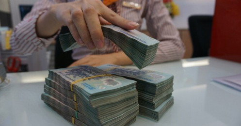 Lợi nhuận ngân hàng “tắc kè hoa”