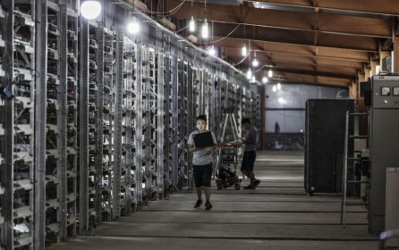 Nỗi ám ảnh Bitcoin của người buôn 'trâu cày'