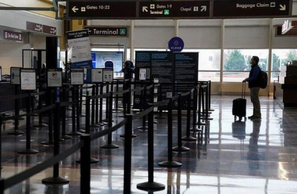 Nhà Trắng xác nhận ông Trump dỡ bỏ lệnh cấm nhập cảnh từ châu Âu, Brazil