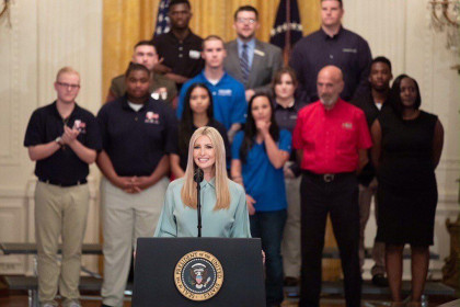 Ái nữ của ông Trump bất ngờ chúc mừng ông Biden