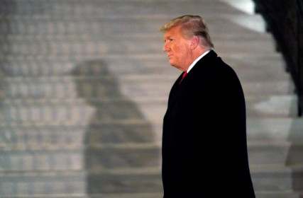 Ông Trump bị Iran giáng lệnh trừng phạt trong ngày cuối cùng làm Tổng thống
