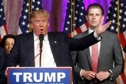 Vì sao một loạt ngân hàng cắt đứt giao dịch với ông Trump?