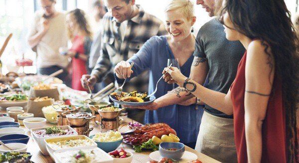 Đi ăn buffet những ngày cuối năm, mắc 5 sai lầm này chắc chắn bạn sẽ "lỗ sấp mặt"