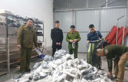 Tăng kiểm soát các sản phẩm người nổi tiếng bán hàng trên mạng