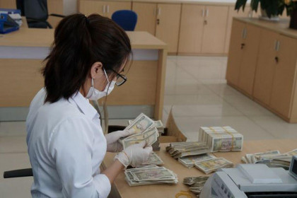 Xử lý nghiêm tổ chức, cá nhân kinh doanh tiền lẻ trái phép
