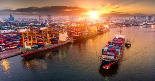 Cán cân thương mại đổi chiều, Việt Nam quay lại đà xuất siêu
