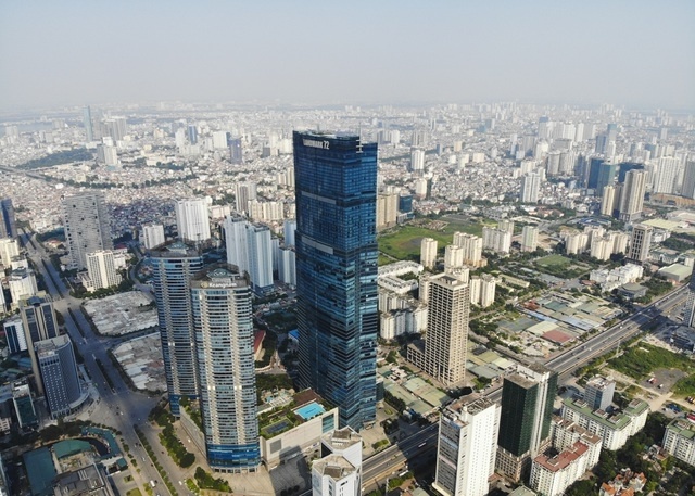 Vì sao giá thuê văn phòng tại TP.HCM đắt hơn Hà Nội tới 40%?