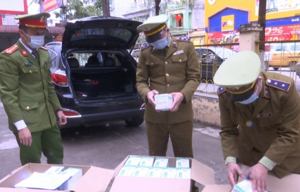 Phát hiện hơn 7.000 khẩu trang y tế quá “date” dán đè hạn sử dụng mới