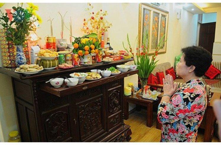 Chọn hoa đặt bàn thờ ngày Tết tránh loại này kẻo “mất lộc”
