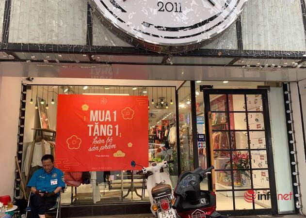 Nhiều hãng thời trang, cửa hàng thi nhau ‘xả hàng’, giảm giá 80%... khách vẫn thờ ơ