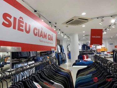 Nhiều hãng thời trang, cửa hàng thi nhau ‘xả hàng’, giảm giá 80%... khách vẫn thờ ơ