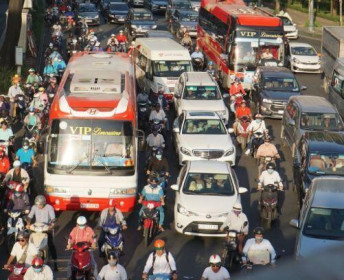 Taxi, xe hợp đồng không được dừng, đỗ tại các vùng dịch