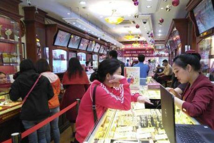 Giá vàng giao dịch trên mốc 57 triệu đồng/lượng