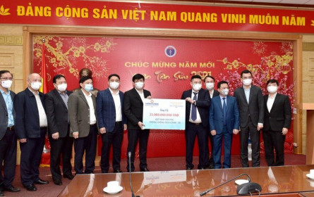 Thaiholdings và LienVietPost Bank trao tặng 21 tỷ đồng cho Bộ Y tế mua vaccine ngừa Covid 19