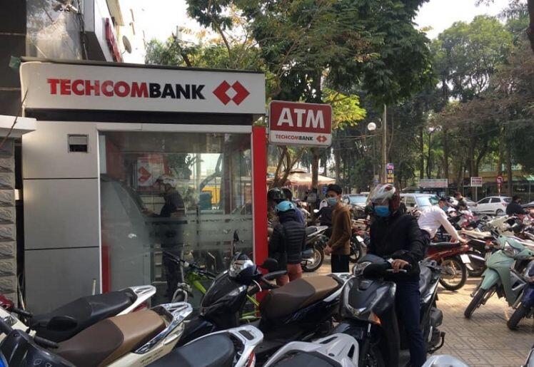 Cây ATM vắng khác thường ngày giáp Tết