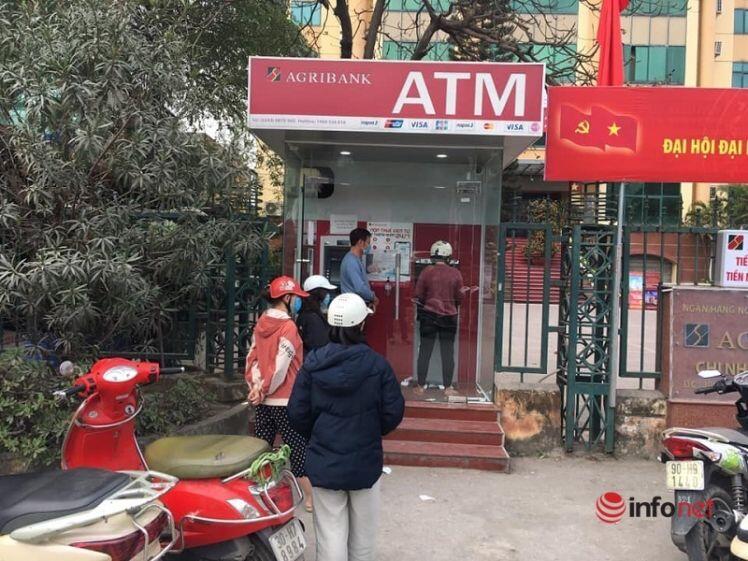 Cây ATM vắng khác thường ngày giáp Tết