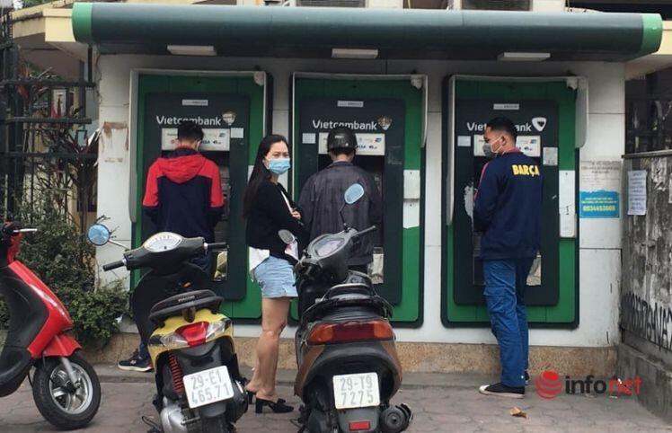 Cây ATM vắng khác thường ngày giáp Tết