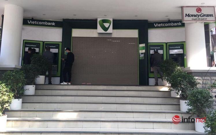 Cây ATM vắng khác thường ngày giáp Tết
