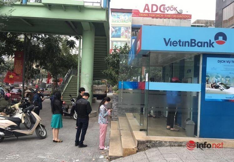 Cây ATM vắng khác thường ngày giáp Tết