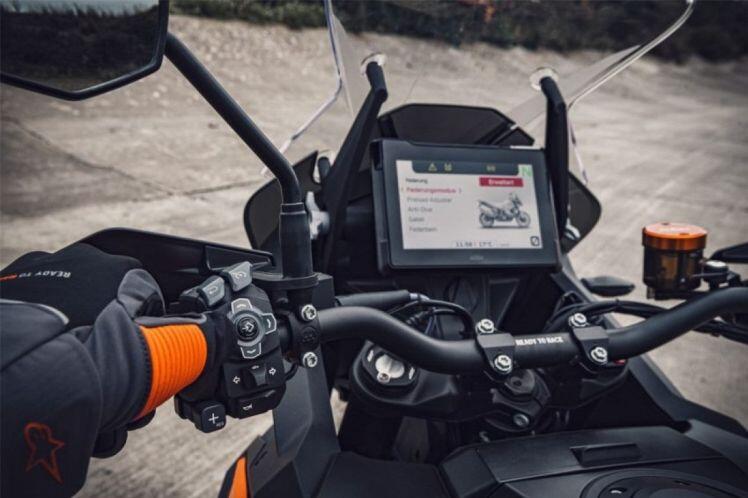 Chi tiết KTM 1290 Super Adventure S 2021 vừa trình làng