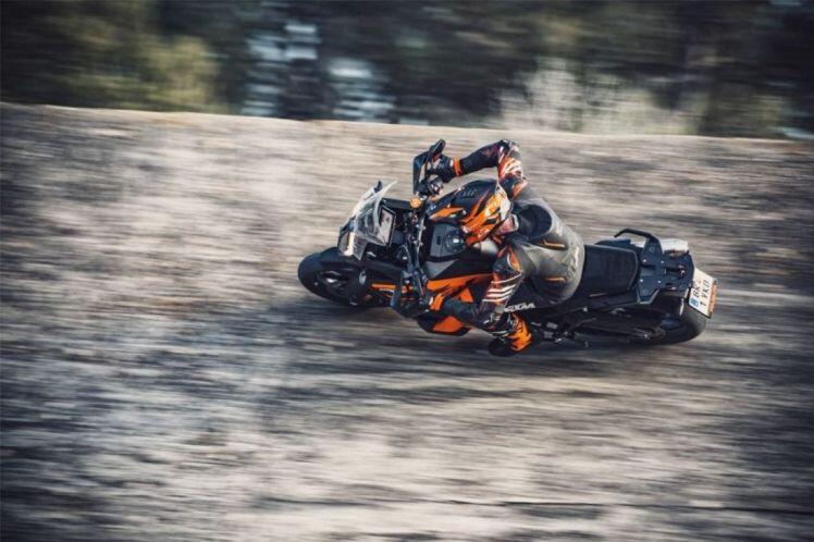 Chi tiết KTM 1290 Super Adventure S 2021 vừa trình làng