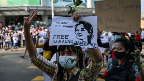 Tình hình Myanmar: Biểu tình tiếp diễn ngày thứ 3 liên tiếp; Philippines lên kế hoạch sơ tán kiều dân; công dân Australia bị giam giữ
