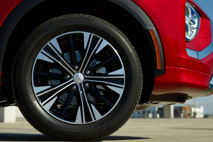 SUV Mitsubishi động cơ tăng áp, giá hơn 500 triệu, cạnh tranh với Ford Escape