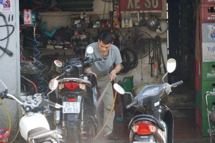 30 Tết, hàng rửa xe hoạt động hết công suất... kiếm tiền khủng
