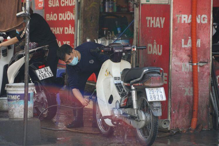 30 Tết, hàng rửa xe hoạt động hết công suất... kiếm tiền khủng
