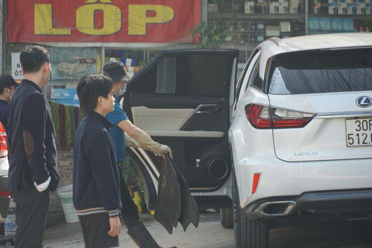 30 Tết, hàng rửa xe hoạt động hết công suất... kiếm tiền khủng