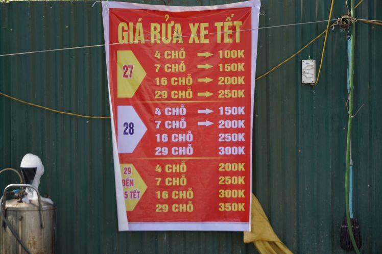 30 Tết, hàng rửa xe hoạt động hết công suất... kiếm tiền khủng