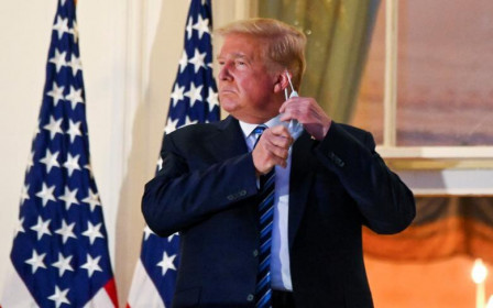 Hé lộ: Ông Trump từng suýt phải thở máy vì COVID-19