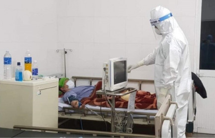 Nữ bác sĩ 3 lần hoãn cưới, xung phong vào điểm nóng chống dịch Covid-19