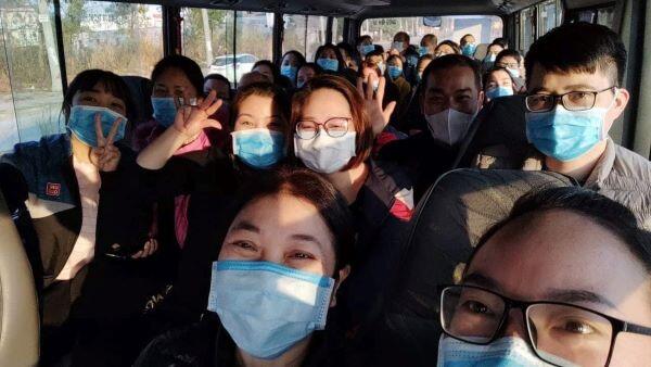 Nữ bác sĩ 3 lần hoãn cưới, xung phong vào điểm nóng chống dịch Covid-19