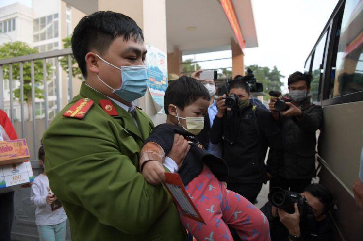 Niềm vui đoàn tụ của các gia đình thầy trò trường Xuân Phương ngày mùng 3 Tết