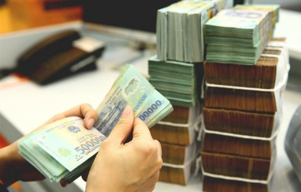 Đầu năm mới, nên tích trữ vàng hay gửi ngân hàng?