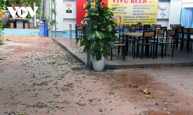 Một số quán ăn, quán cafe tại Hà Nội vẫn mở cửa bất chấp lệnh cấm